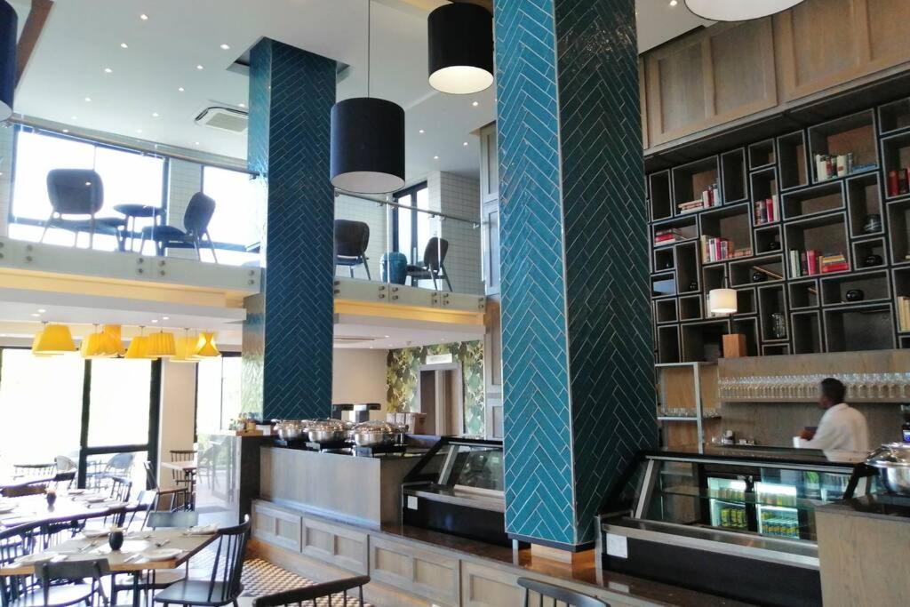 Regency Apartment Hotel Menlyn Pretoria-Noord Exterior foto
